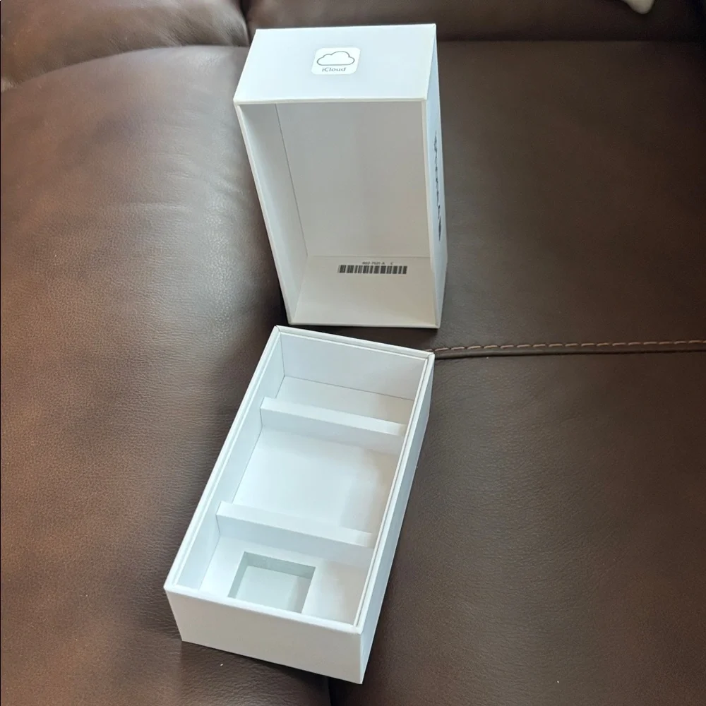 Apple iPhone 4S Box